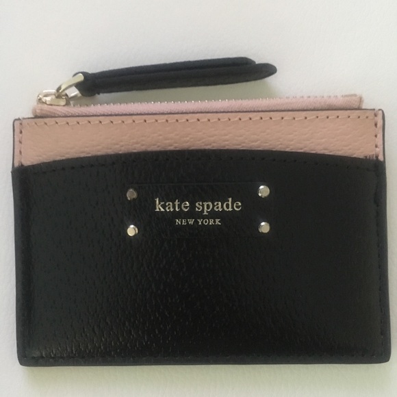 kate spade Handbags - 🆕 NWT KATE SPADE leather zip card holder.